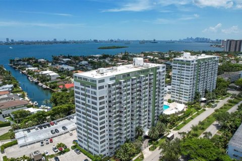 Copropriété à vendre à North Miami, Floride: 2 chambres, 121.14 m2 № 2157135 - photo 2