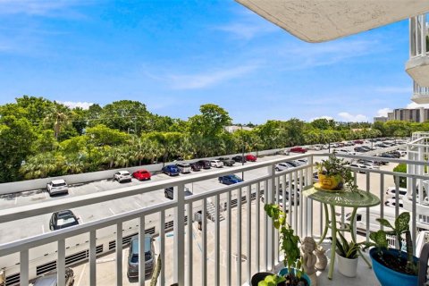 Copropriété à vendre à North Miami, Floride: 2 chambres, 121.14 m2 № 2157135 - photo 16