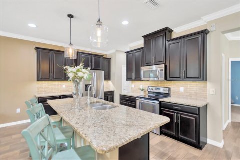 Townhouse in Lutz, Florida 4 bedrooms, 207.17 sq.m. № 1872837 - photo 8
