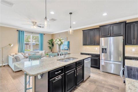 Townhouse in Lutz, Florida 4 bedrooms, 207.17 sq.m. № 1872837 - photo 10
