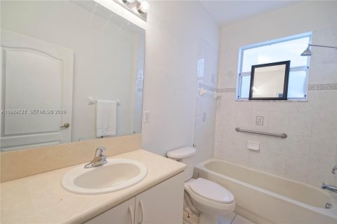 House in Homestead, Florida 5 bedrooms, 231.7 sq.m. № 2004888 - photo 18