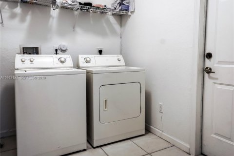 House in Homestead, Florida 5 bedrooms, 231.7 sq.m. № 2004888 - photo 17