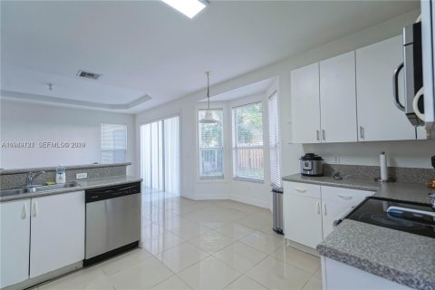 House in Homestead, Florida 5 bedrooms, 231.7 sq.m. № 2004888 - photo 14