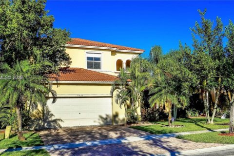 House in Homestead, Florida 5 bedrooms, 231.7 sq.m. № 2004888