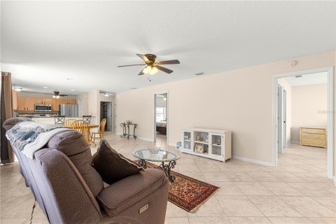 House in The Villages, Florida 2 bedrooms, 118.73 sq.m. № 1655895 - photo 8