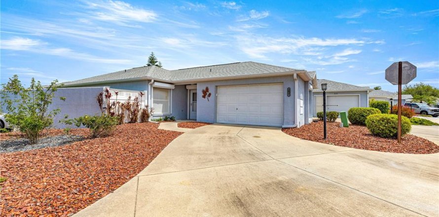 House in The Villages, Florida 2 bedrooms, 118.73 sq.m. № 1655895