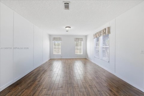 Villa ou maison à vendre à Clewiston, Floride: 3 chambres № 2240509 - photo 4