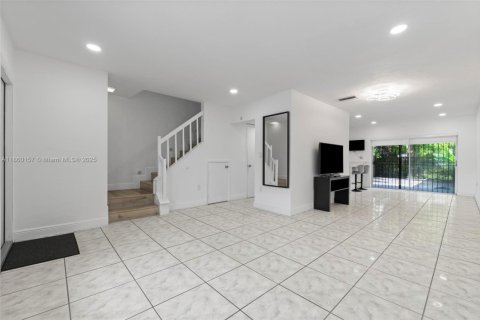 Adosado en venta en Miami Gardens, Florida, 3 dormitorios, 120.03 m2 № 1887684 - foto 5