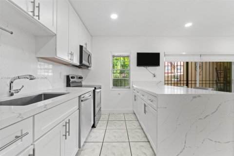 Adosado en venta en Miami Gardens, Florida, 3 dormitorios, 120.03 m2 № 1887684 - foto 12