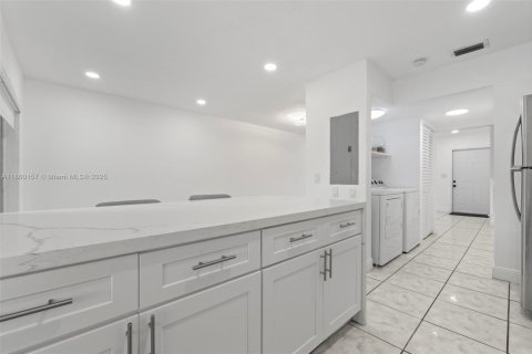 Adosado en venta en Miami Gardens, Florida, 3 dormitorios, 120.03 m2 № 1887684 - foto 14