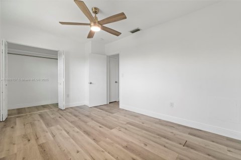 Adosado en venta en Miami Gardens, Florida, 3 dormitorios, 120.03 m2 № 1887684 - foto 26