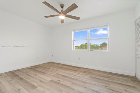 Adosado en venta en Miami Gardens, Florida, 3 dormitorios, 120.03 m2 № 1887684 - foto 25