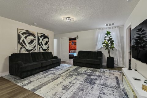 Casa en venta en Davenport, Florida, 9 dormitorios, 363.15 m2 № 1368146 - foto 16