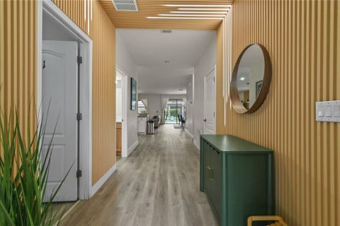 Casa en venta en Davenport, Florida, 9 dormitorios, 363.15 m2 № 1368146 - foto 4