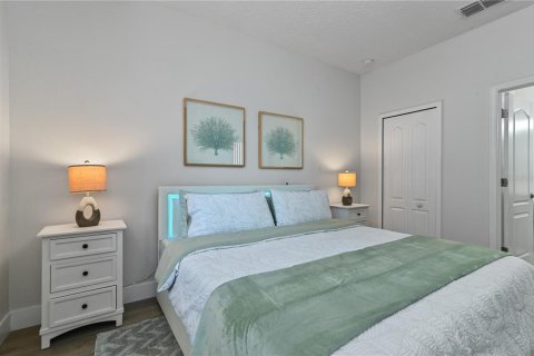 Casa en venta en Davenport, Florida, 9 dormitorios, 363.15 m2 № 1368146 - foto 24
