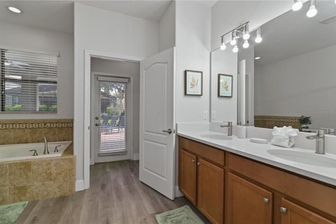 Casa en venta en Davenport, Florida, 9 dormitorios, 363.15 m2 № 1368146 - foto 21