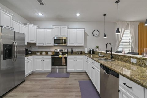 Casa en venta en Davenport, Florida, 9 dormitorios, 363.15 m2 № 1368146 - foto 6