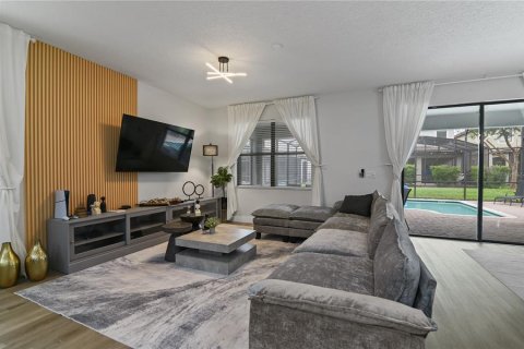 Casa en venta en Davenport, Florida, 9 dormitorios, 363.15 m2 № 1368146 - foto 11