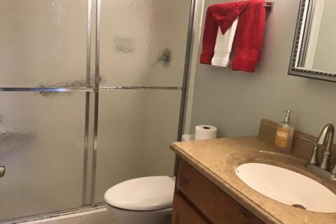 Condo in Lake Worth, Florida, 2 bedrooms  № 1154152 - photo 1