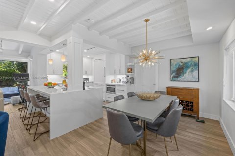 Снять в аренду виллу или дом в Майами-Шорс, Флорида 3 спальни, 138.33м2, № 1947501 - фото 13