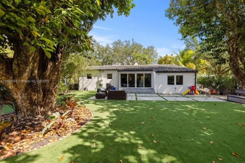 Снять в аренду виллу или дом в Майами-Шорс, Флорида 3 спальни, 138.33м2, № 1947501 - фото 28