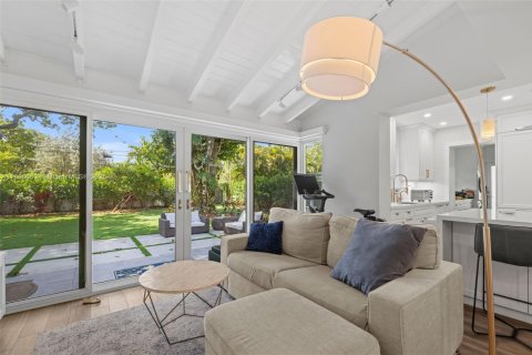 Снять в аренду виллу или дом в Майами-Шорс, Флорида 3 спальни, 138.33м2, № 1947501 - фото 15