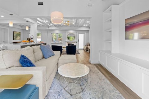 Снять в аренду виллу или дом в Майами-Шорс, Флорида 3 спальни, 138.33м2, № 1947501 - фото 16