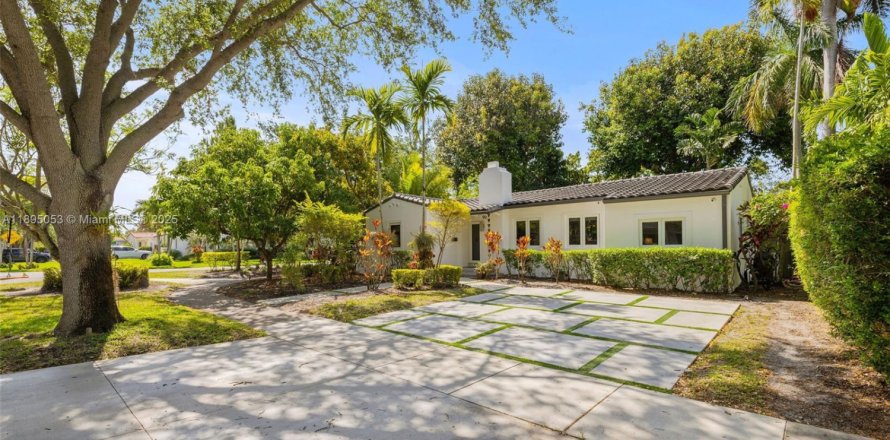 Дом в Майами-Шорс, Флорида 3 спальни, 138.33м2 № 1947501