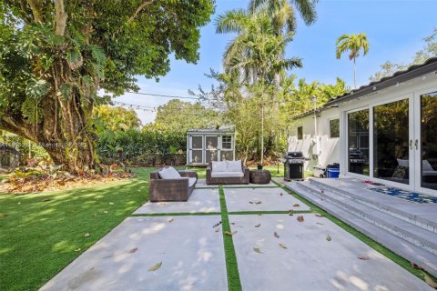 Снять в аренду виллу или дом в Майами-Шорс, Флорида 3 спальни, 138.33м2, № 1947501 - фото 26