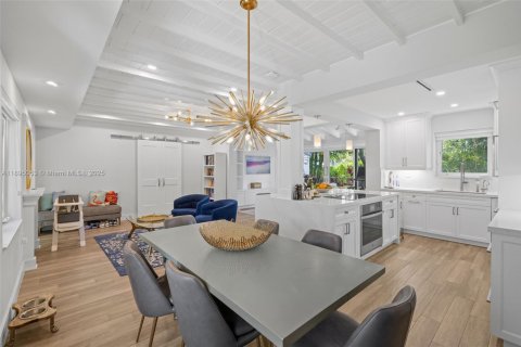 Снять в аренду виллу или дом в Майами-Шорс, Флорида 3 спальни, 138.33м2, № 1947501 - фото 11
