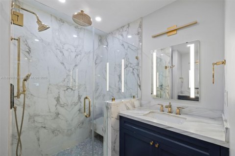 Снять в аренду виллу или дом в Майами-Шорс, Флорида 3 спальни, 138.33м2, № 1947501 - фото 19