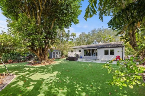 Снять в аренду виллу или дом в Майами-Шорс, Флорида 3 спальни, 138.33м2, № 1947501 - фото 3