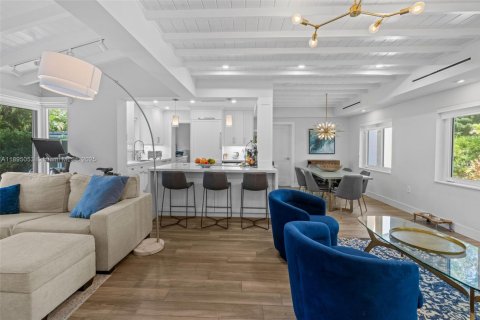 Снять в аренду виллу или дом в Майами-Шорс, Флорида 3 спальни, 138.33м2, № 1947501 - фото 7