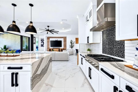 Casa en venta en Bradenton, Florida, 4 dormitorios, 290.32 m2 № 2427248 - foto 19