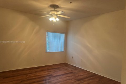 Снять в аренду кондоминиум в Дорал, Флорида 3 спальни, 150.5м2, № 1948259 - фото 6