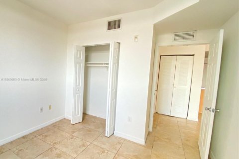 Condominio en alquiler en Miami, Florida, 2 dormitorios, 4977.8 m2 № 1979264 - foto 10