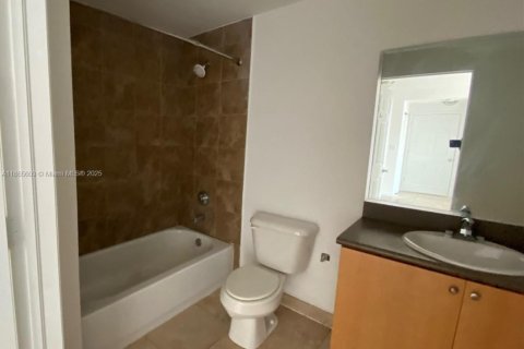 Condominio en alquiler en Miami, Florida, 2 dormitorios, 4977.8 m2 № 1979264 - foto 6