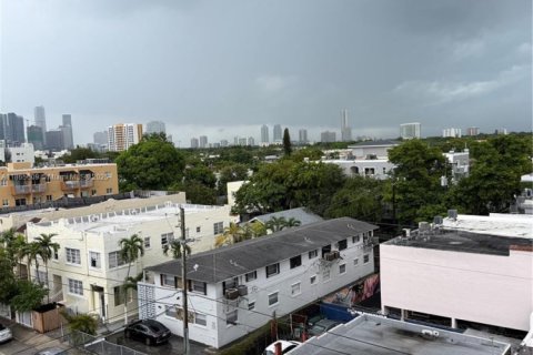 Condominio en alquiler en Miami, Florida, 2 dormitorios, 4977.8 m2 № 1979264 - foto 15