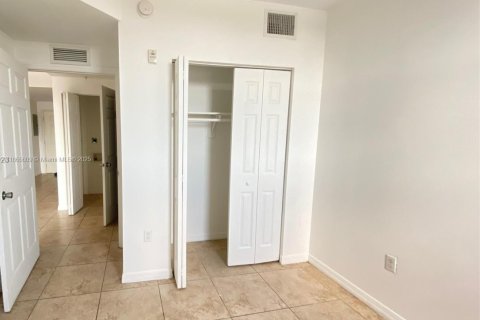 Condominio en alquiler en Miami, Florida, 2 dormitorios, 4977.8 m2 № 1979264 - foto 7