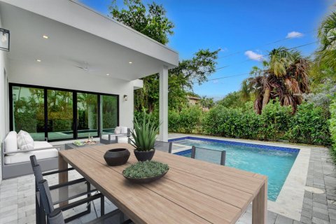 House in West Palm Beach, Florida 4 bedrooms, 361.48 sq.m. № 2145922 - photo 2