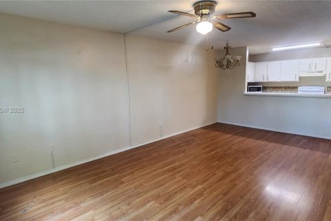 Condominio en alquiler en Homestead, Florida, 2 dormitorios, 99.87 m2 № 1949043 - foto 1