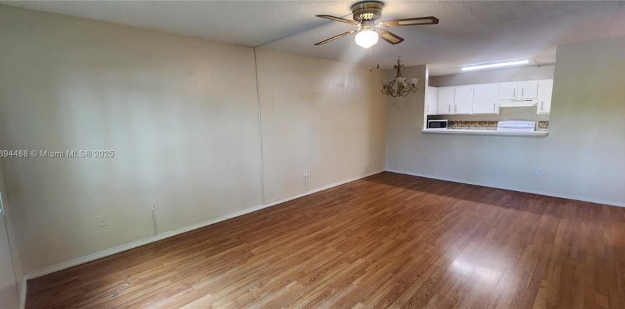 Condominio en Homestead, Florida, 2 dormitorios  № 1949043