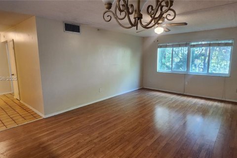 Condominio en alquiler en Homestead, Florida, 2 dormitorios, 99.87 m2 № 1949043 - foto 11