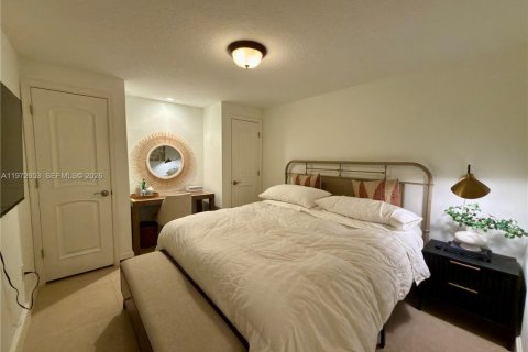 Touwnhouse à vendre à Palmetto Bay, Floride: 4 chambres, 246.28 m2 № 2317205 - photo 24