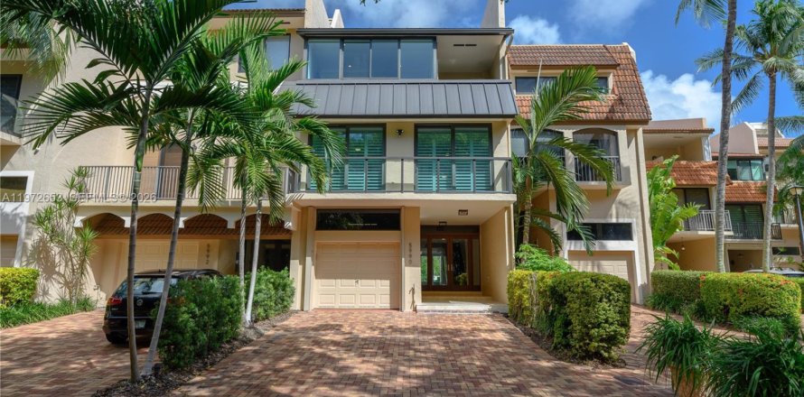 Touwnhouse à Palmetto Bay, Floride 4 chambres, 246.28 m2 № 2317205