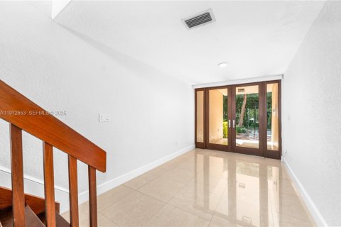 Touwnhouse à vendre à Palmetto Bay, Floride: 4 chambres, 246.28 m2 № 2317205 - photo 13