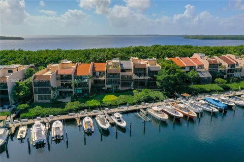 Touwnhouse à vendre à Palmetto Bay, Floride: 4 chambres, 246.28 m2 № 2317205 - photo 8