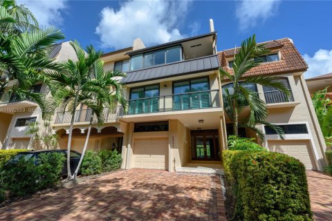 Touwnhouse à vendre à Palmetto Bay, Floride: 4 chambres, 246.28 m2 № 2317205 - photo 6