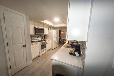 Casa en venta en Kissimmee, Florida, 3 dormitorios, 171.13 m2 № 2239273 - foto 16
