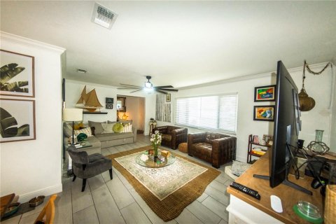 Casa en venta en Kissimmee, Florida, 3 dormitorios, 171.13 m2 № 2239273 - foto 8